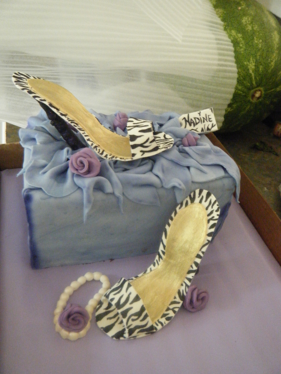 Box And Stilettos on Cake Central Box And Stilettos on Cake Central