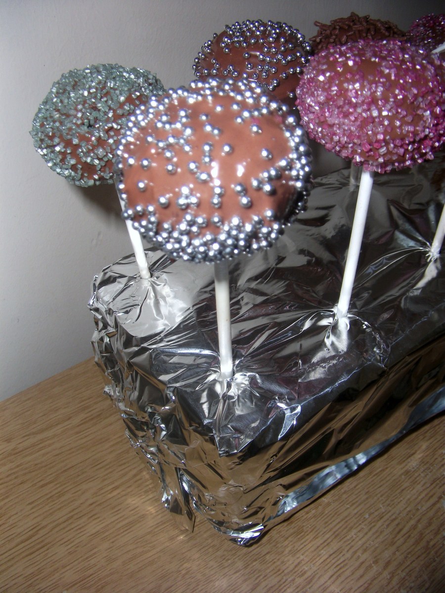Cake Pops - CakeCentral.com