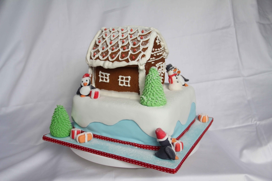 Christmas House Cake - CakeCentral.com