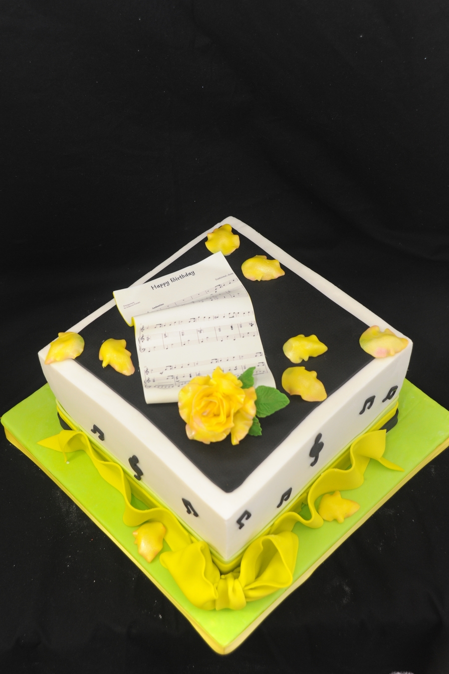 Yellow Rose And Music Sheet on Cake Central Yellow Rose And Music Sheet on Cake Central
