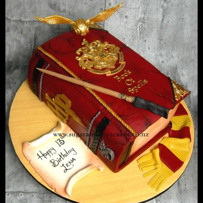 Harry Potter - Book Of Spells Cake Harry Potter - Book Of Spells Cake
