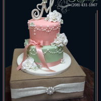 Vintage Wedding Cake Two tier 6"/8" round vintage wedding cake.