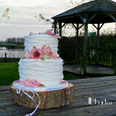 Lovely Winter Wedding Cake Lovely Winter Wedding Cake