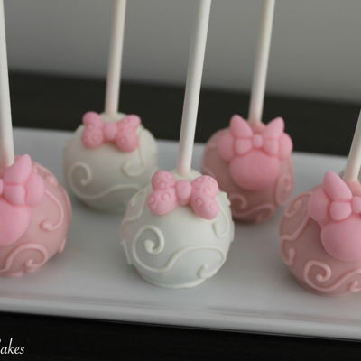 Minnie Mouse Cake Pops Minnie Mouse Cake Pops