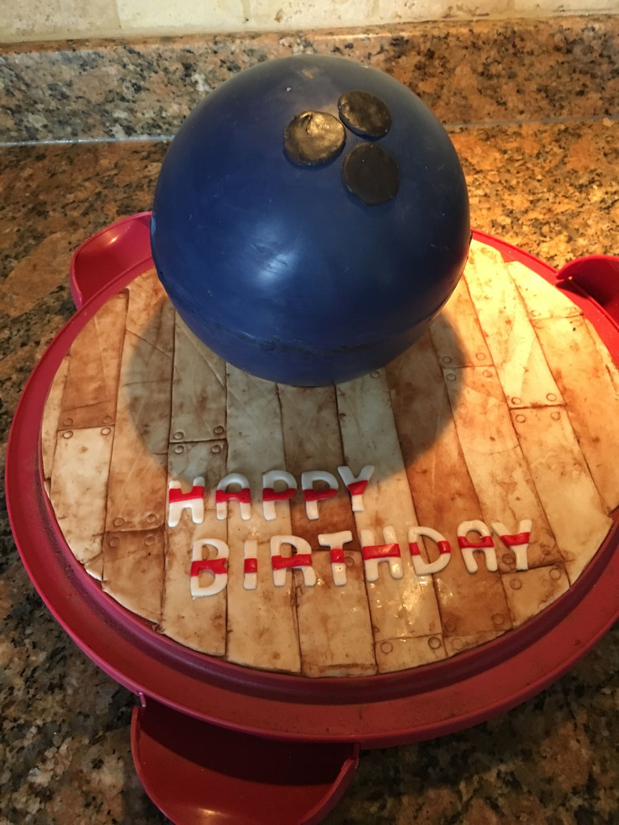Bowling Cake