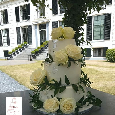 Weddingcake With Roses And Silverleaf Weddingcake With Roses And Silverleaf