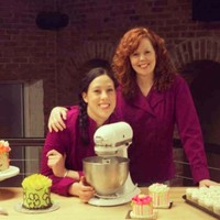 Cake Decorator Whiteflower1