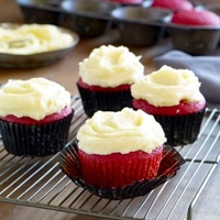 Cake Decorator CosetteBaking