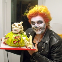 Cake Decorator Yve5691