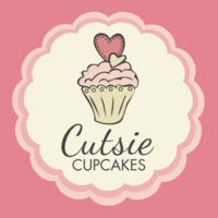 Cake Decorator CutsieCupcakes