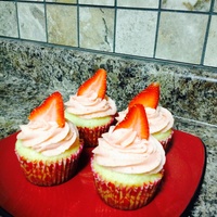 Cake Decorator carlyscupcake