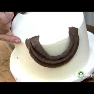 Fondant Cake Decorating - Making Drapes and Swags on Cake Central