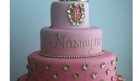 Fabulous Quincea&ntilde;era Cakes