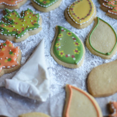 How to Master the Wet-On-Wet Royal Icing Technique on Cake Central