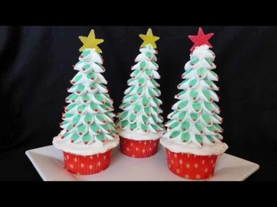 Christmas Tree Marshmallow Topper Tutorial - CakeCentral.com