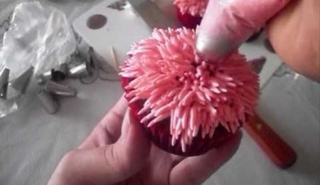 Piping With a Grass Tip No. 233