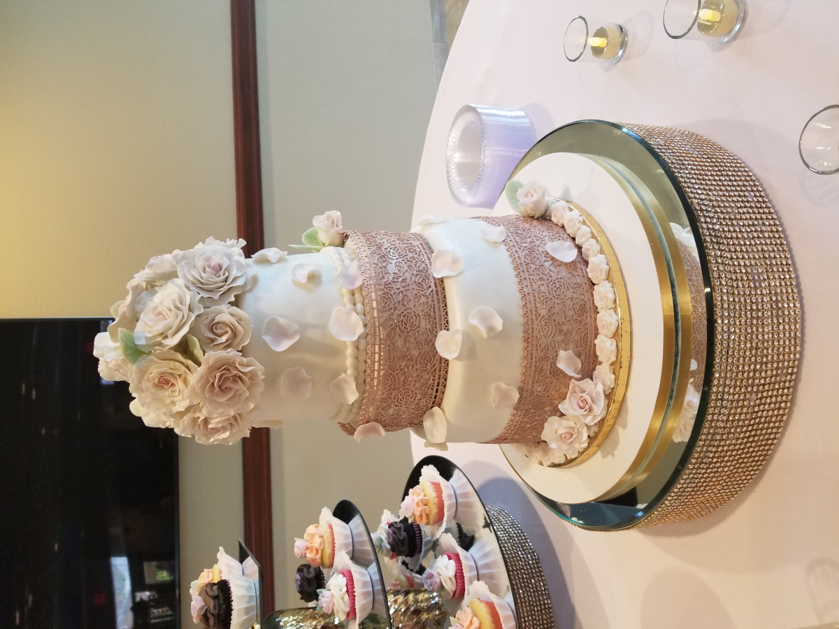 Fondant Vs Gumpaste For Roses