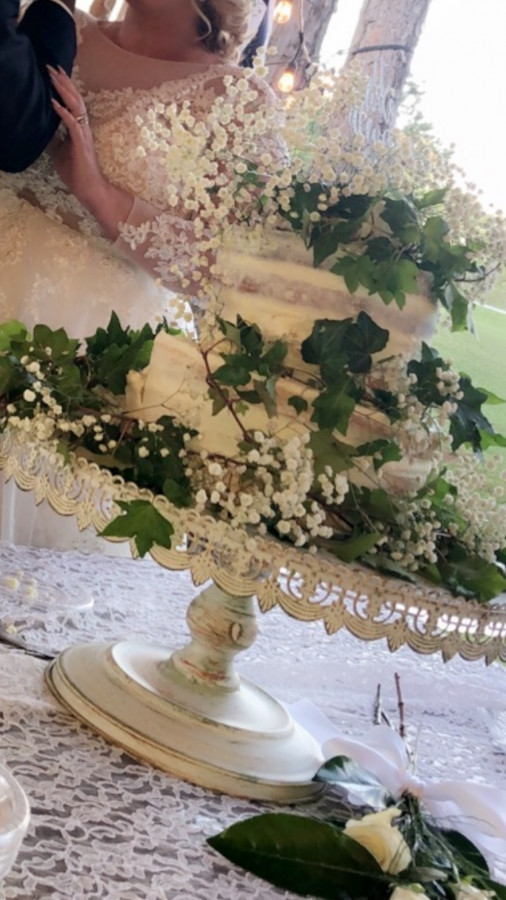 Customer Said Cake “Crumbled”