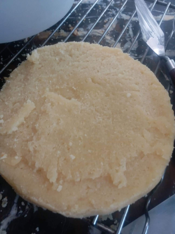 Why Does My Vanilla Cake Look Like This, No Matter