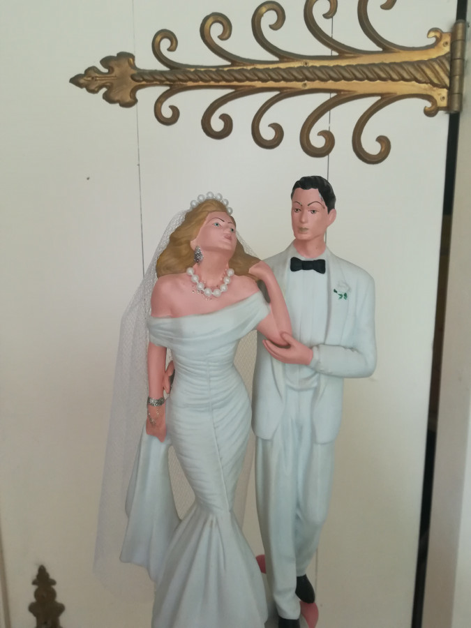 Found Some Amazing Vintage Wedding Cake Items!
