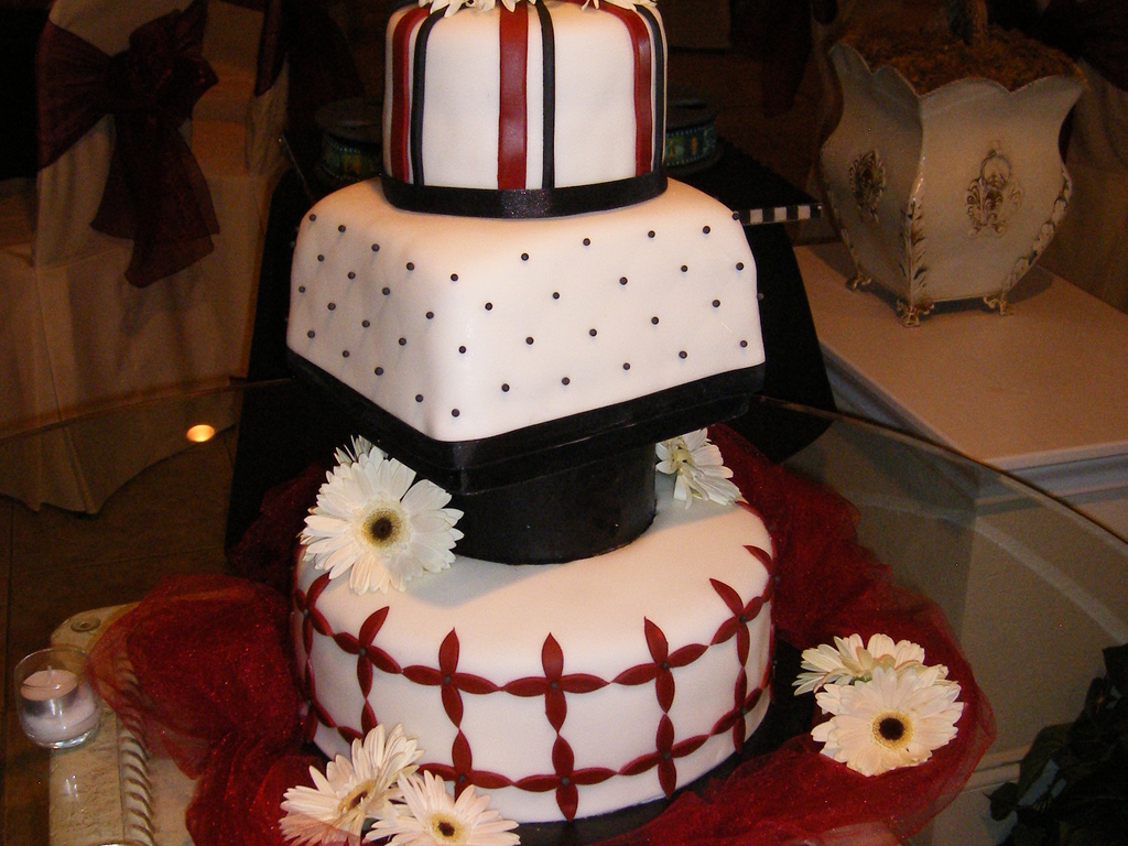 Burgundy And Black Wedding Cake Wedding Cakes