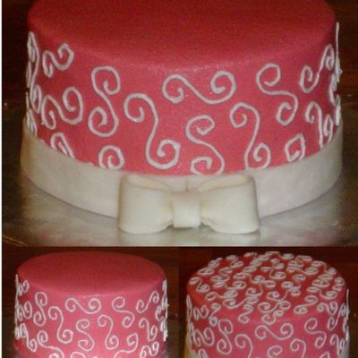 Buttercream Swirls Cake Decorating Photos