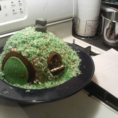 Hobbit Cake Decorating Photos