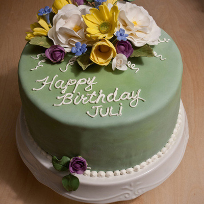 gum paste cake decorating