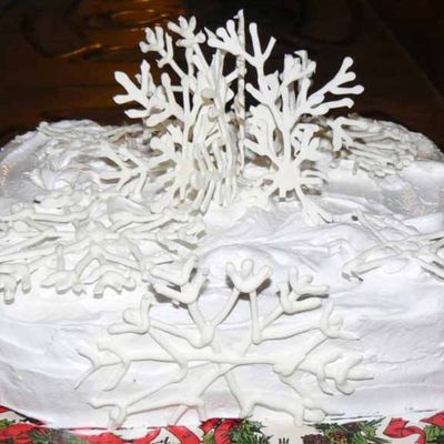 lemon curd cake decorating