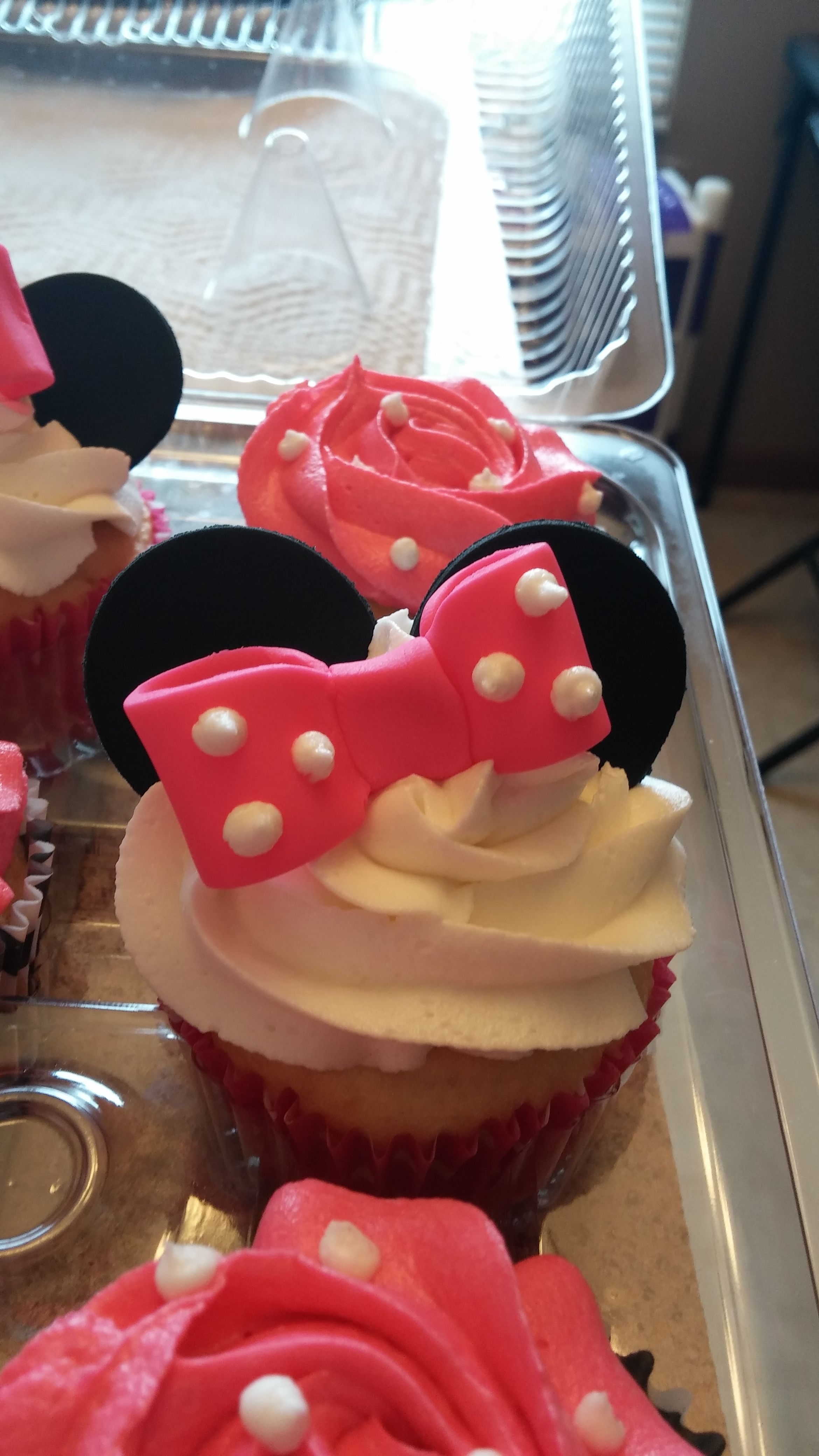 Minnie Mouse Pink Cupcakes