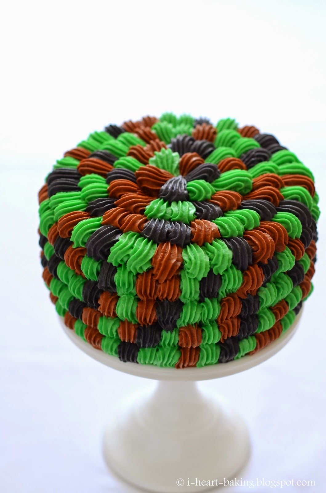 Piped Shells Camouflage Cake