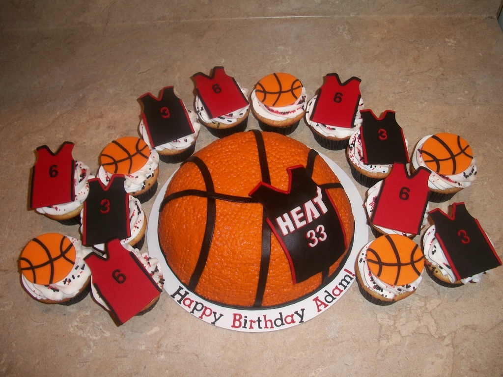 Miami Heat 3D Basketball And Jersey Cupcakes - CakeCentral.com, image size:1024x768