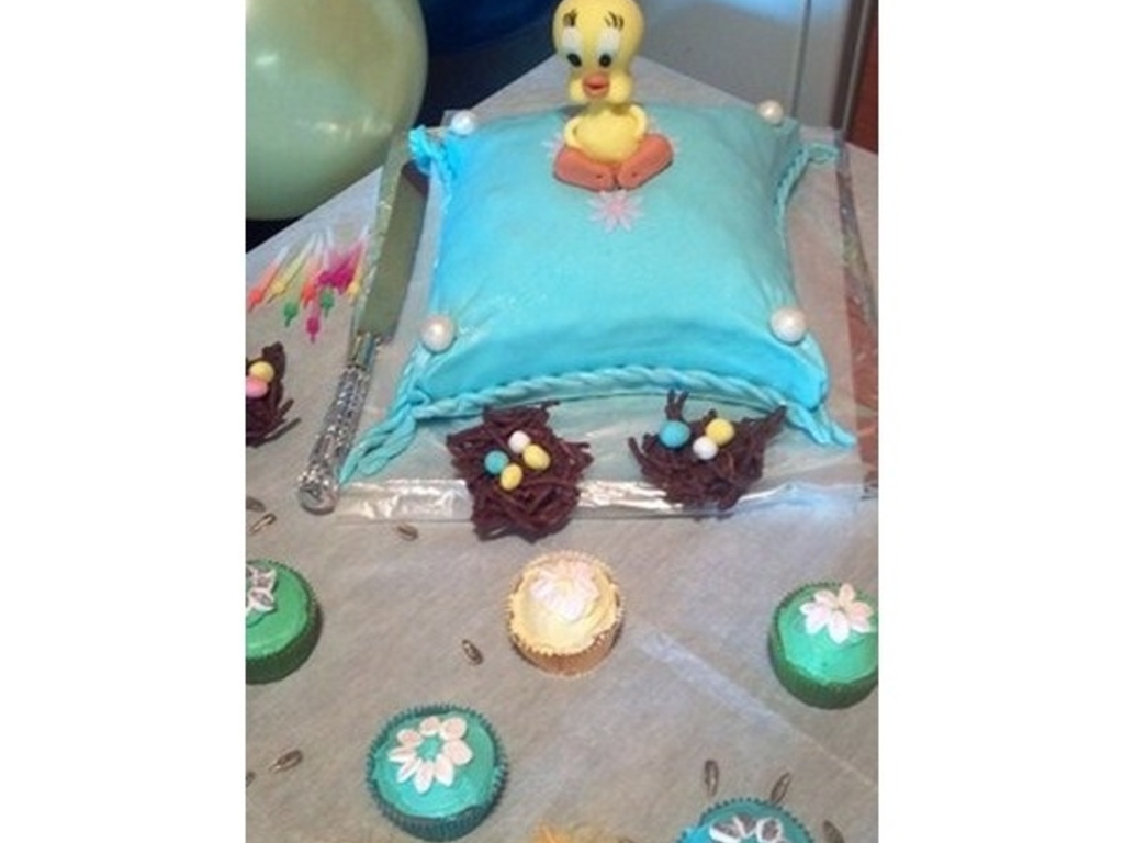 Tweety Bird Pillow Cake Cakecentral Com