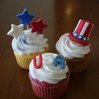 Red, White, And Blue Cupcakes 