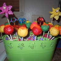 Hawaiin Cake Pops Cake pops for an hawaiin themed party