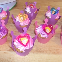 Princess Cupcakes I made this Cupcakes wrappers shape Crown Cupcakes Vanilla Buttercream
