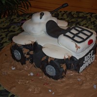 4 Wheeler Grooms Cake Grooms cake for a 4 wheeler mud enthusiast. It was a REAL pain!