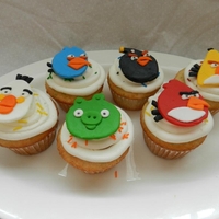 Angry Birds Cupcakes Had to do 40 of these and they took hours but I was happy with how they turned out.