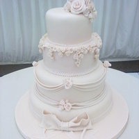 Nude Pink Flowers And Bows 