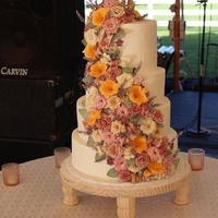 Wedding Cake With Edible Crystallized Flowers Which Are Really Delicioius By The Way Wedding cake with edible crystallized flowers, which are really delicioius, by the way :)