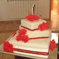 Bad Picture Sorry For Incovencience Sugarpaste Cevered And Sugarpaste Red Roses Bad picture, sorry for incovencience!Sugarpaste cevered and sugarpaste red roses.