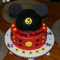 Logan's 3Rd Birthday Vanilla cake, buttercream icing, cookie cumb filling with fondant deco