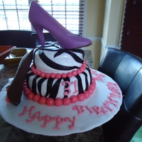Shoe Diva My nieces birthday cake strawberry cake with strawberry cream cheese filling. Another idea from cake central