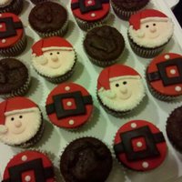 Santa Cupcakes I saw these cupcakes on Cake Central so many times I had to try them myself, they are sooo cute.