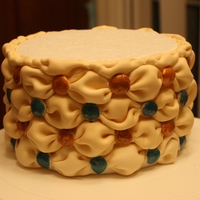 Billowing This is my first attempt at billowing on a dummy cake - I think it came out pretty good.