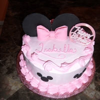 Minnie Cake. Vanilla cake / chocolate filling.