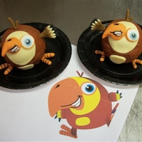 Larry Smash cakes for twin girls from Vocabu"larry" from baby first TV Pic of Larry included