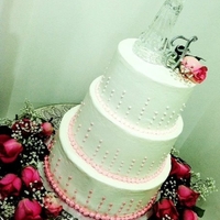 Pink Champagne Wedding Cake A lovely wedding cake covered with Pink Champagne Bubbles