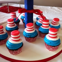 Cat In The Hat Cupcakes 