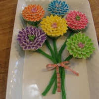 Magnificent Mums Mum flower cupcakes made with marshmallows